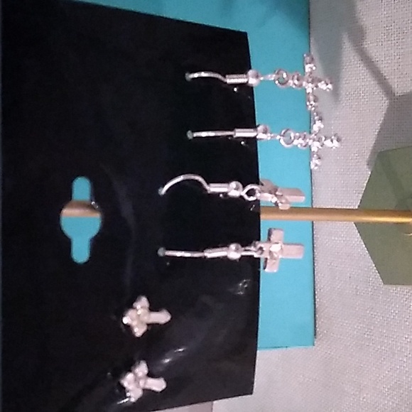 VINTAGE Cross Earring Set NEW on Original Card - Picture 2 of 10